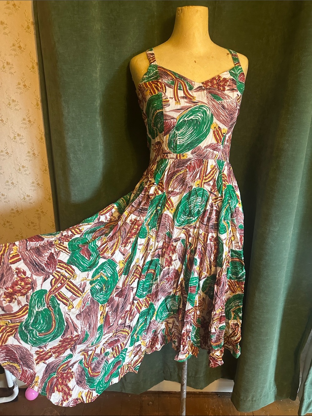 Retro fit and flare Sombrero Printed Sleeveless Midi Dress - Picture 2 of 2